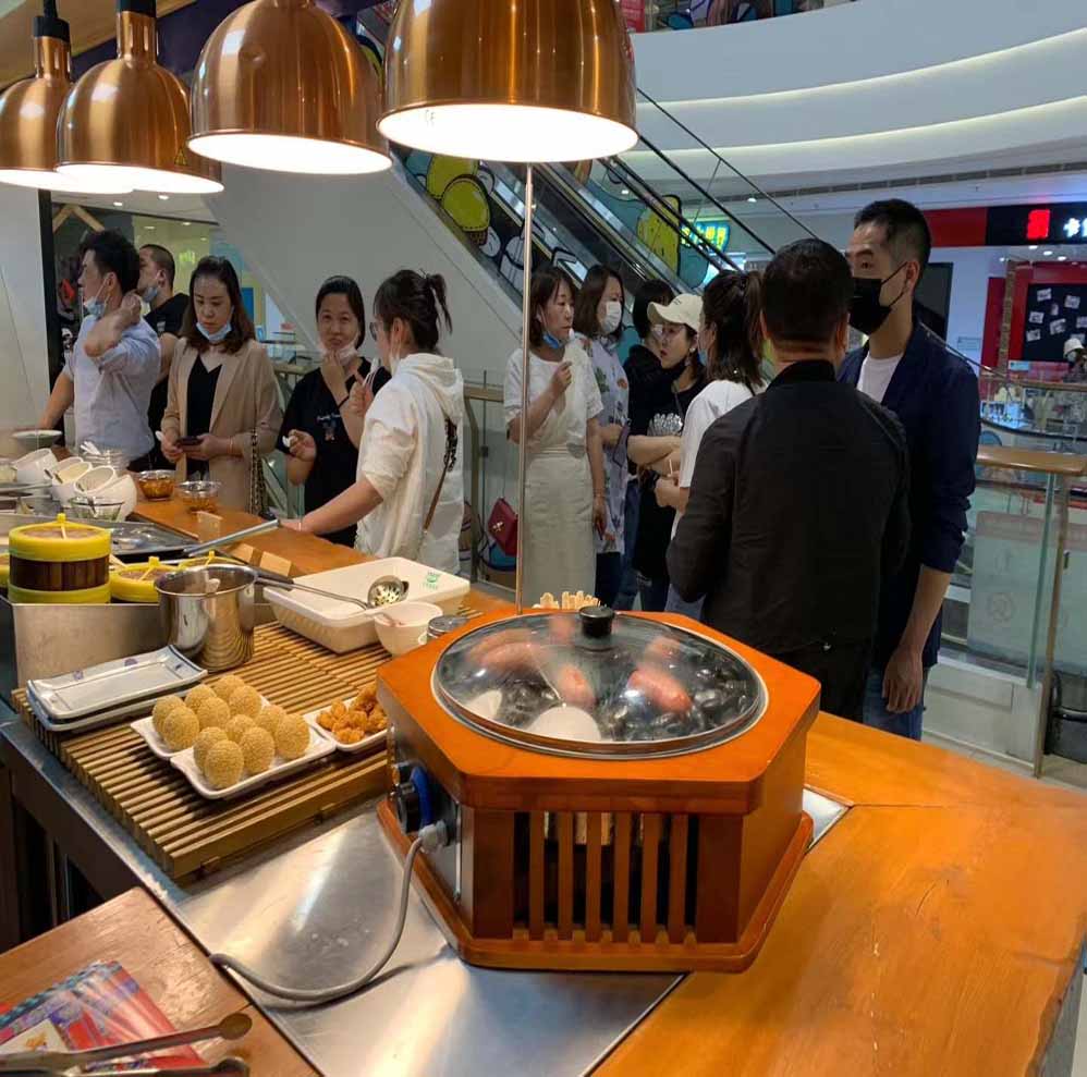 漢伯尅石鍋烤腸西安王(wang)媽涼皮郃作商